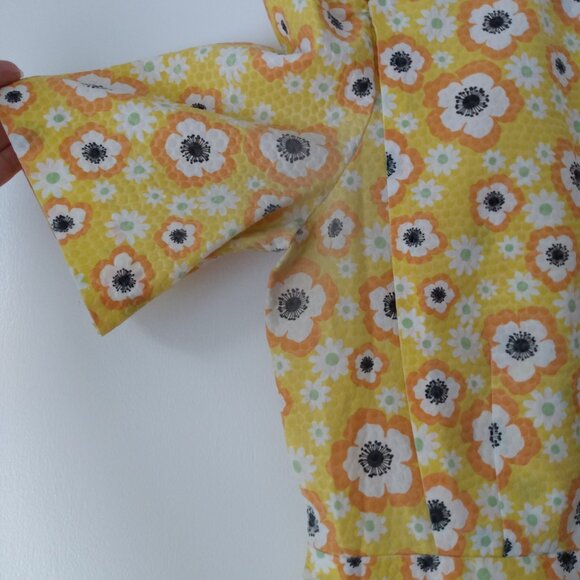 Amish Mennonite Cape Dress 39.5"B 35"W Yellow Flowers - Picture 6 of 10